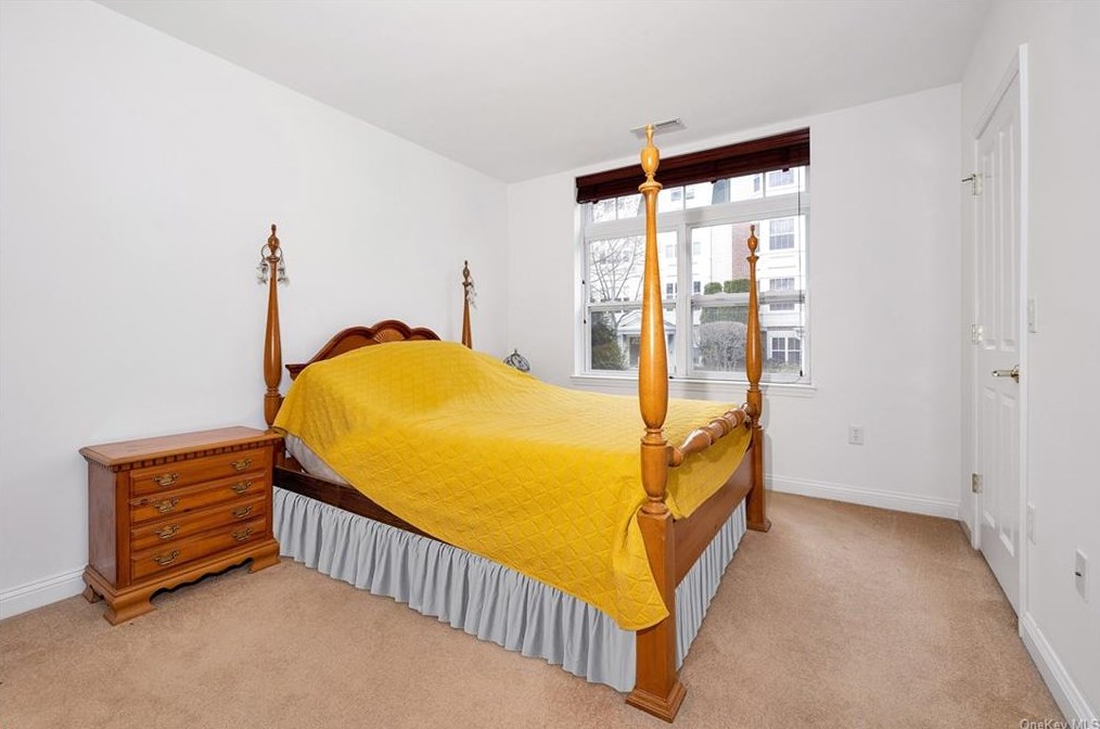 3115 Leeward Dr, Haverstraw NY  10927-2127 exterior