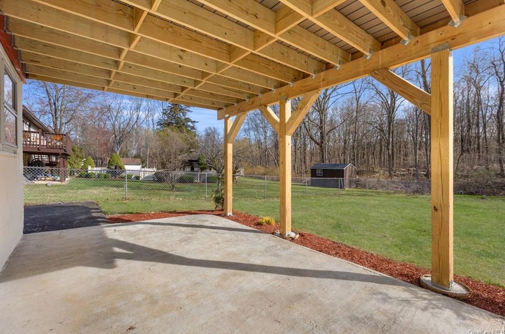 669 Gardnertown Rd, Newburgh NY  12550-1554 exterior