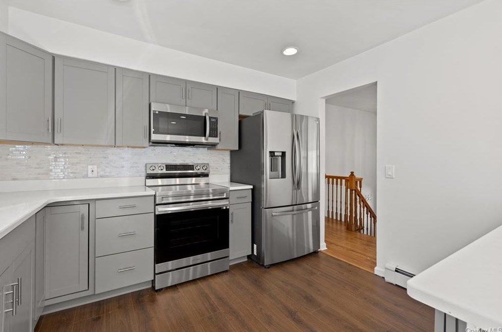 669 Gardnertown Rd, Newburgh NY  12550-1554 exterior