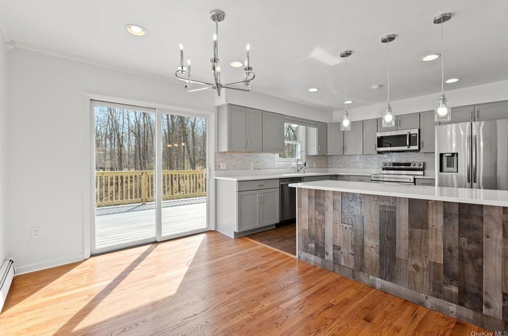 669 Gardnertown Rd, Newburgh NY  12550-1554 exterior