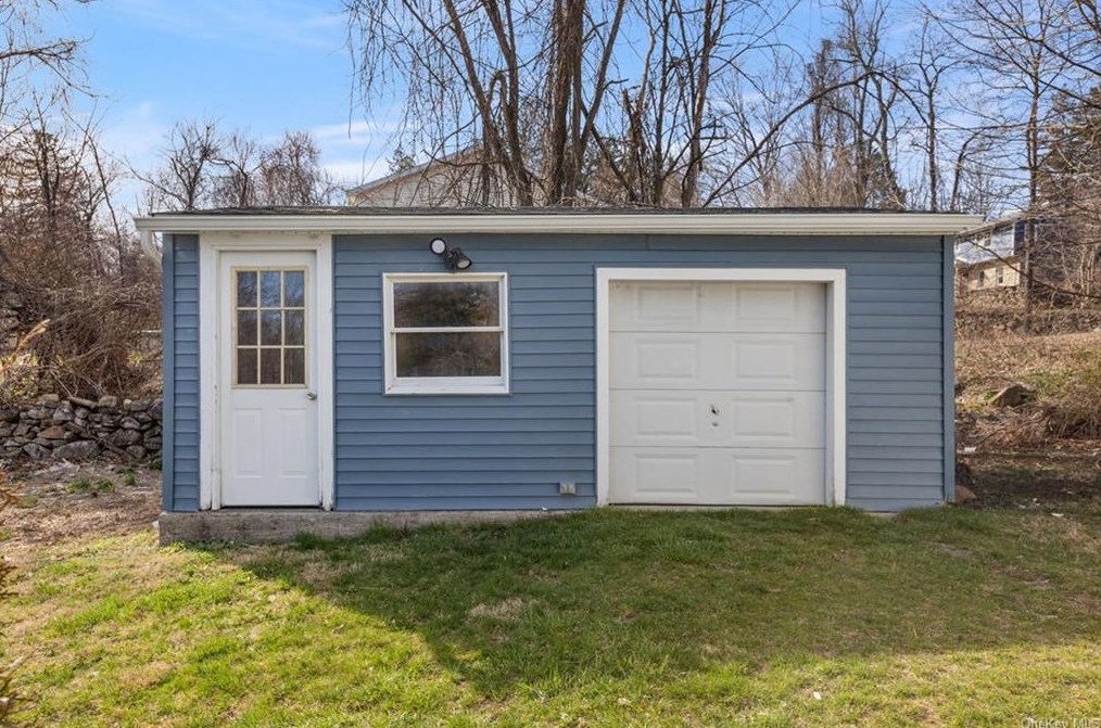 669 Gardnertown Rd, Newburgh NY  12550-1554 exterior