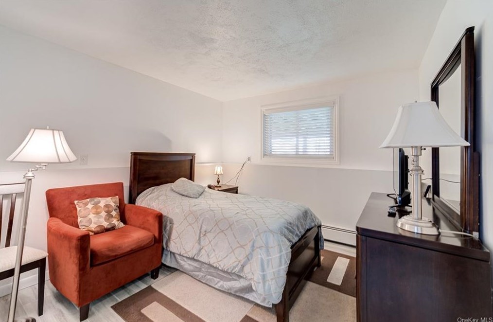 10 Karen Dr, Monroe NY  10950-4525 exterior