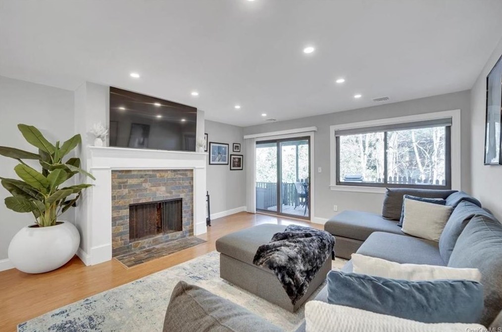 355 Martling Ave, North Tarrytown NY  10591-4711 exterior