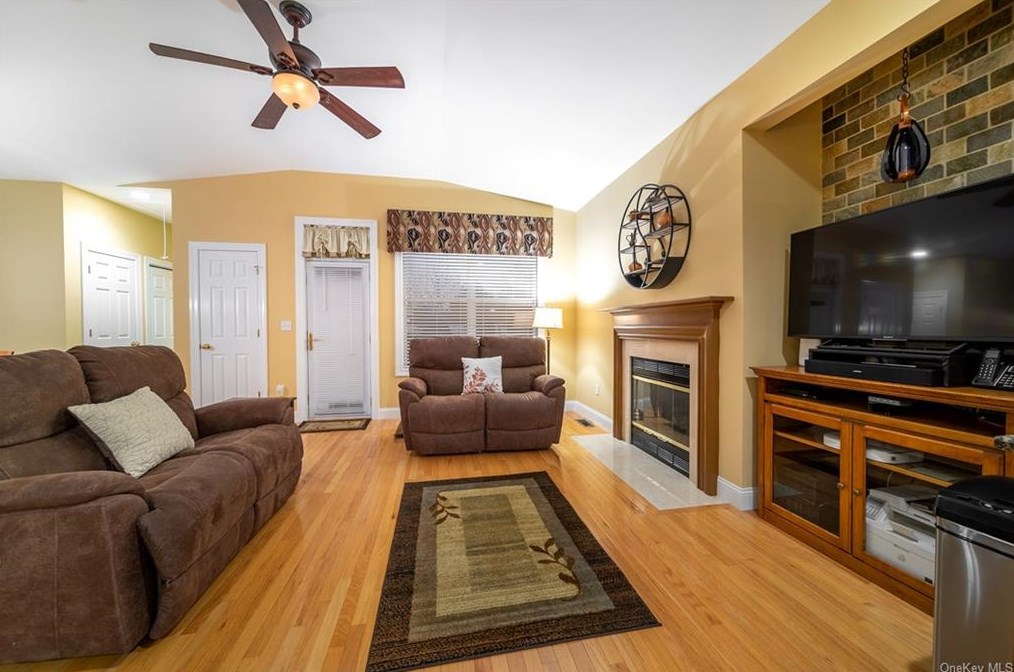 31 Four Corners Blvd, East Fishkill NY  12533-4309 exterior