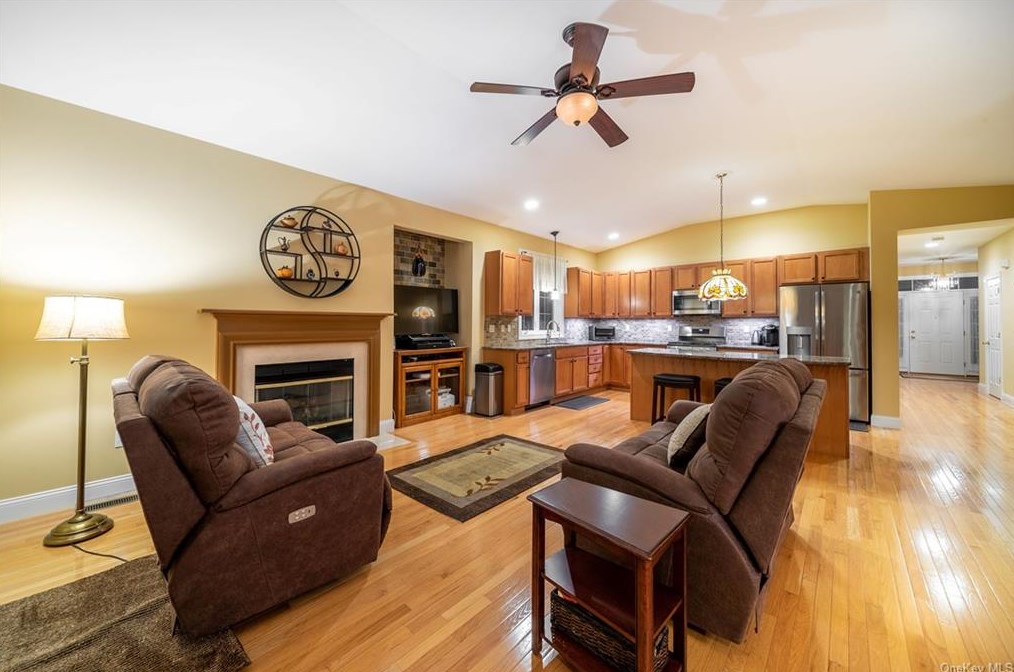 31 Four Corners Blvd, East Fishkill NY  12533-4309 exterior