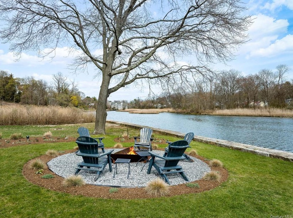 722 Guion Dr, Mamaroneck NY  10543-4019 exterior