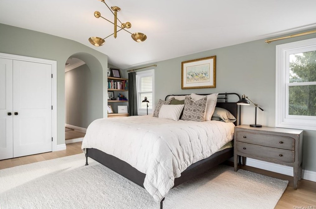 722 Guion Dr, Mamaroneck NY  10543-4019 exterior