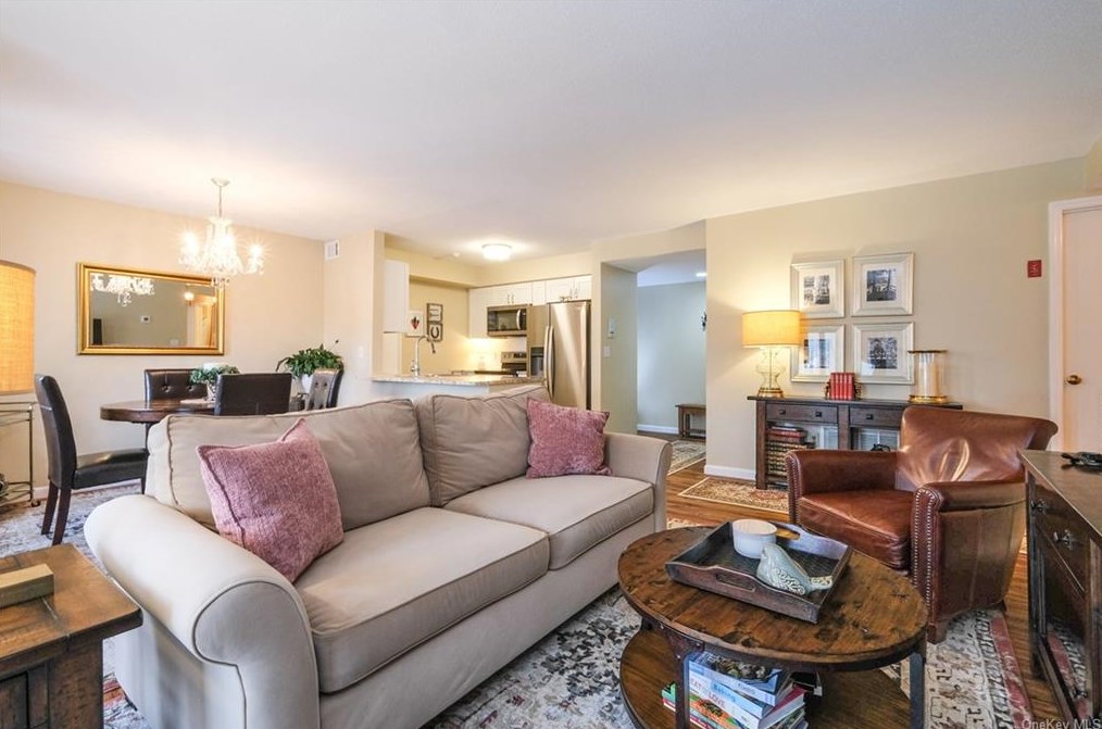 38 Bayberry Dr, Peekskill NY  10566-4859 exterior