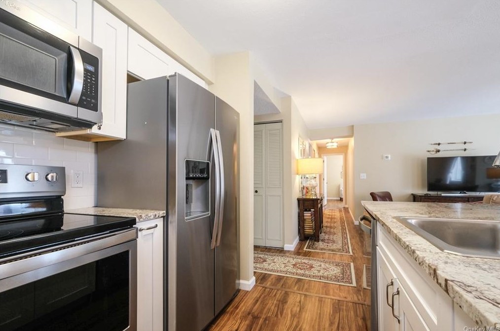 38 Bayberry Dr, Peekskill NY  10566-4859 exterior