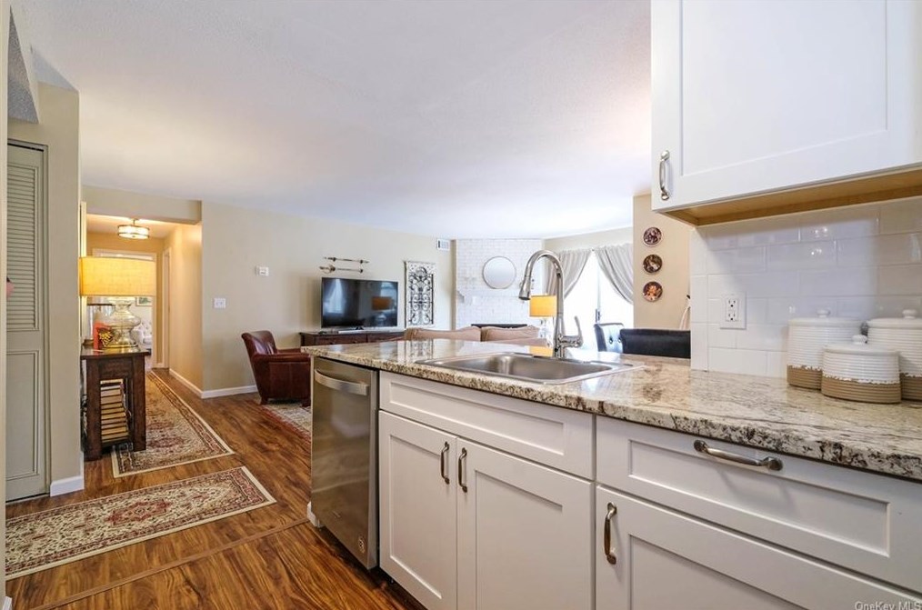 38 Bayberry Dr, Peekskill NY  10566-4859 exterior