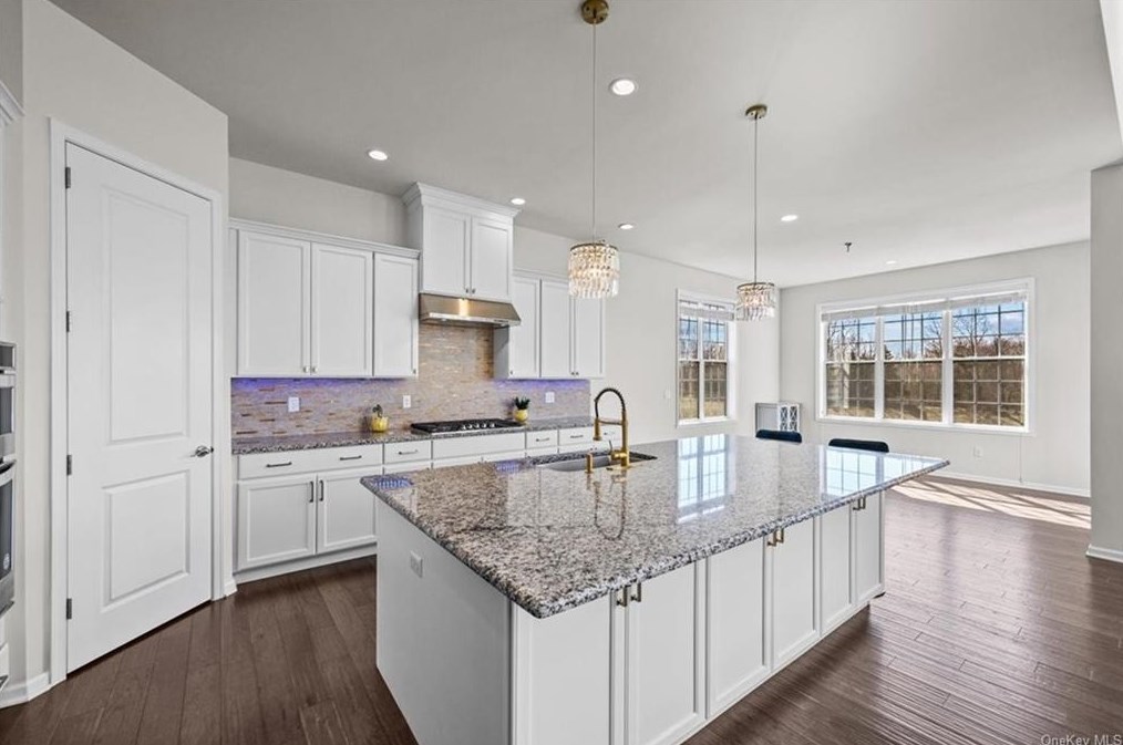 40 Fenton Way, East Fishkill NY  12533-7376 exterior