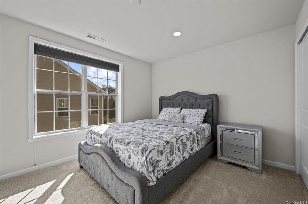 40 Fenton Way, East Fishkill NY  12533-7376 exterior