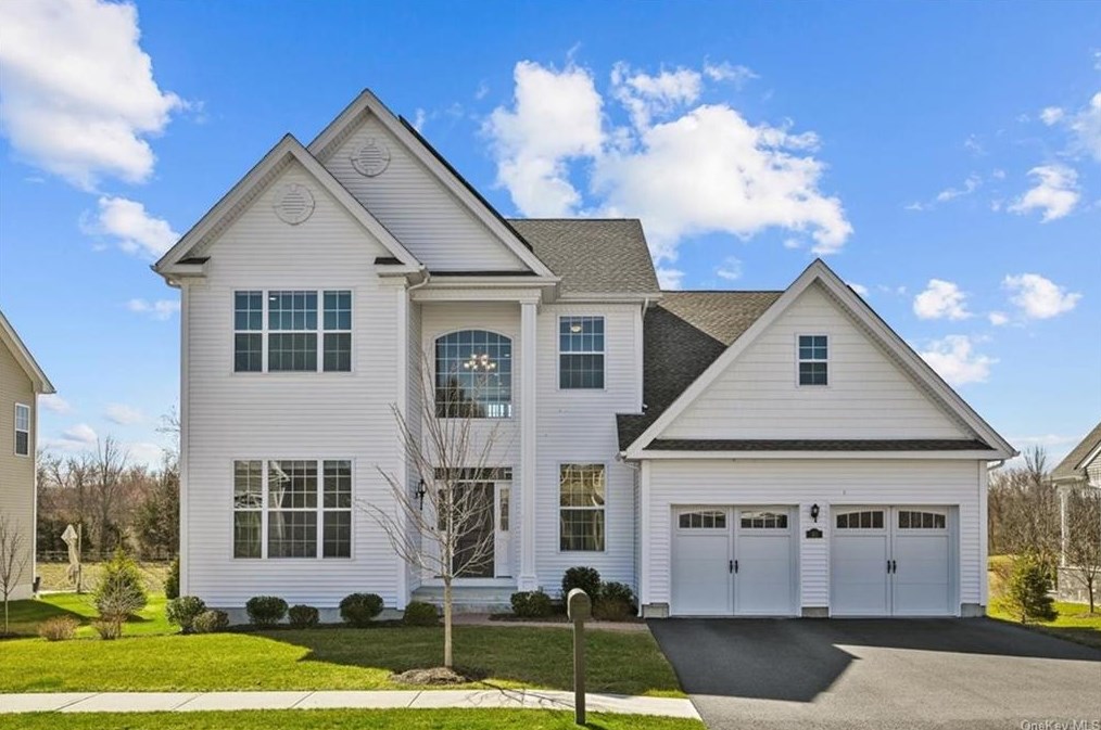 40 Fenton Way, East Fishkill NY  12533-7376 exterior