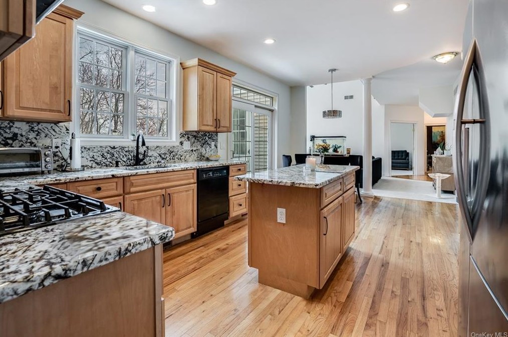 68 Sandy Pines Blvd, East Fishkill NY  12533-8212 exterior