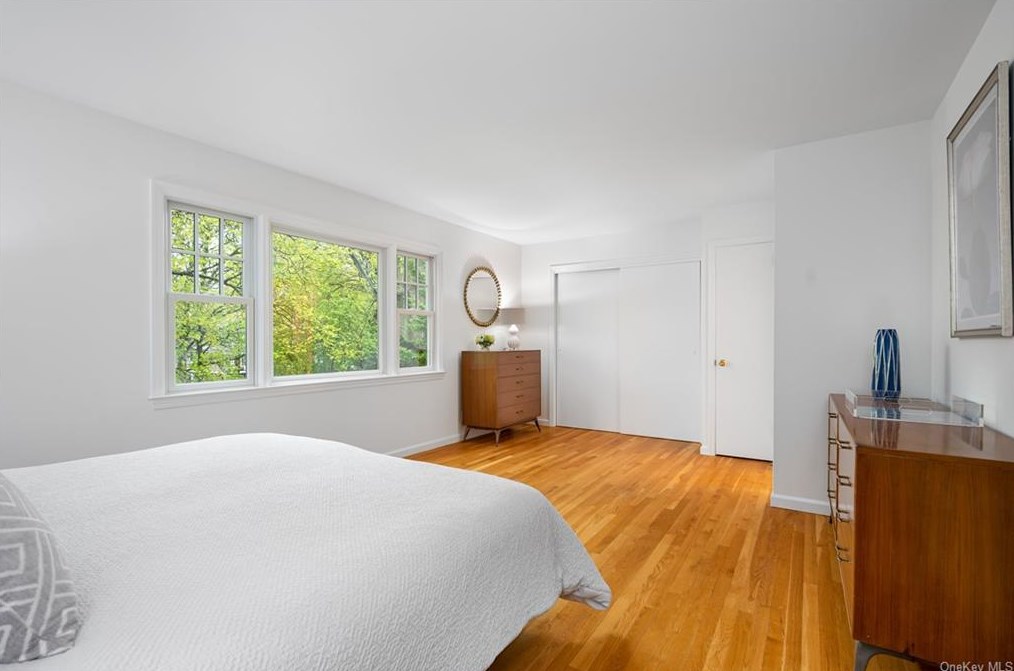 6 Pheasant Run, Larchmont NY  10538-3423 exterior