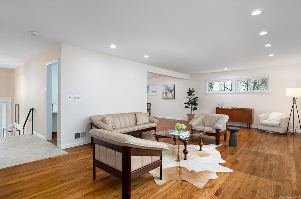 6 Pheasant Run, Larchmont NY  10538-3423 exterior