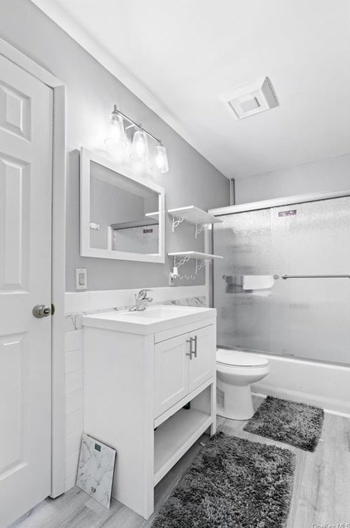 7909 Chelsea Cv, East Fishkill NY  12533-7130 exterior