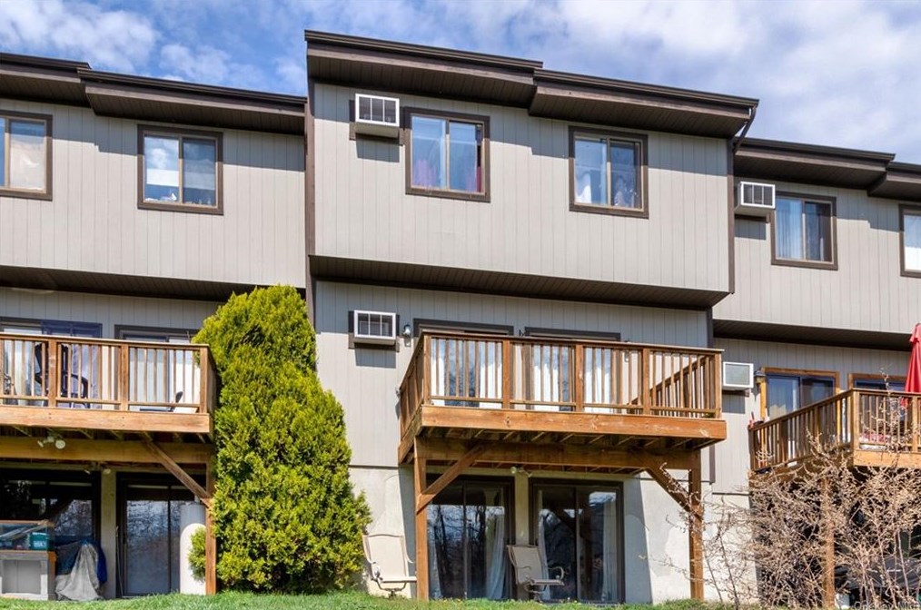 7909 Chelsea Cv, East Fishkill NY  12533-7130 exterior