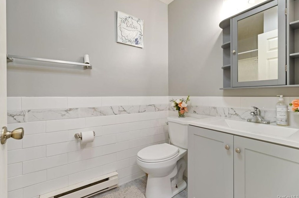 7909 Chelsea Cv, East Fishkill NY  12533-7130 exterior