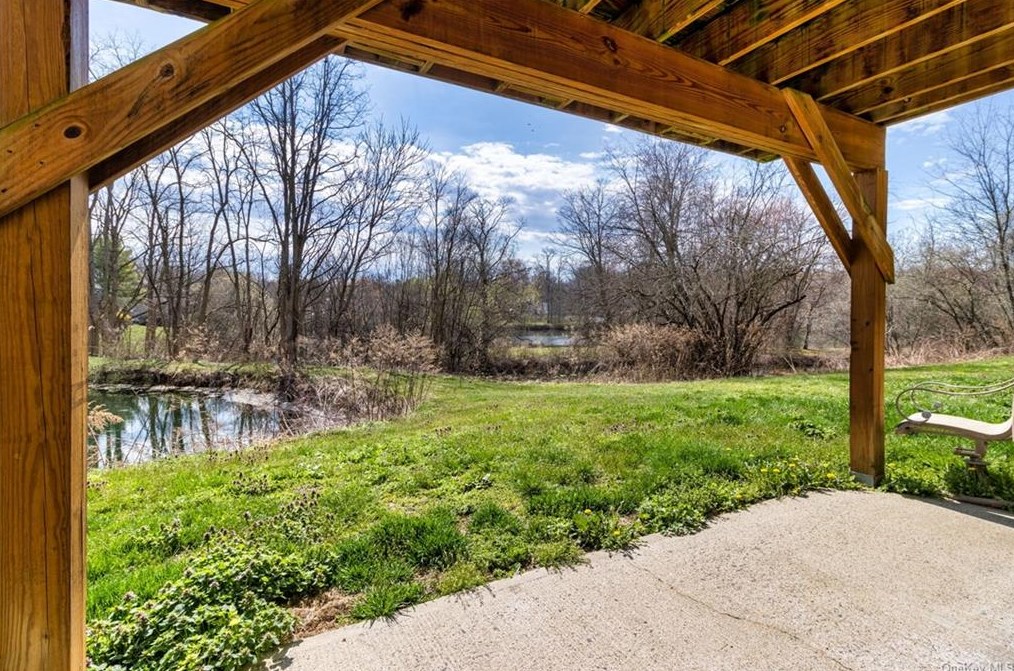 7909 Chelsea Cv, East Fishkill NY  12533-7130 exterior