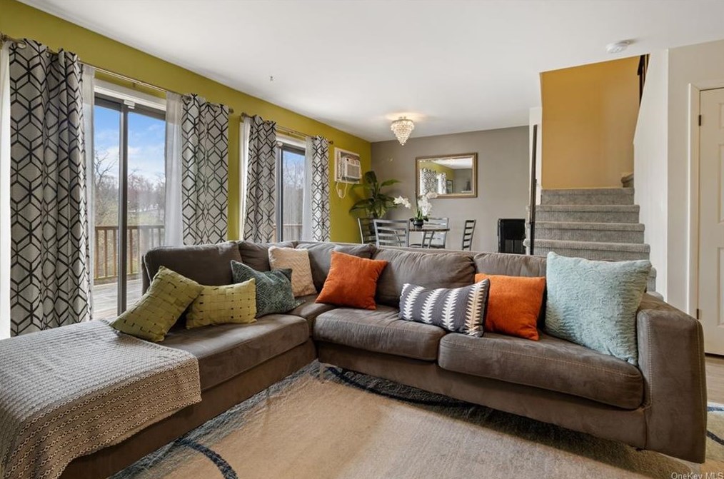 7909 Chelsea Cv, East Fishkill NY  12533-7130 exterior