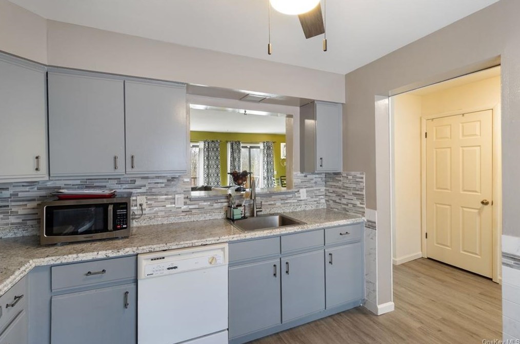 7909 Chelsea Cv, East Fishkill NY  12533-7130 exterior