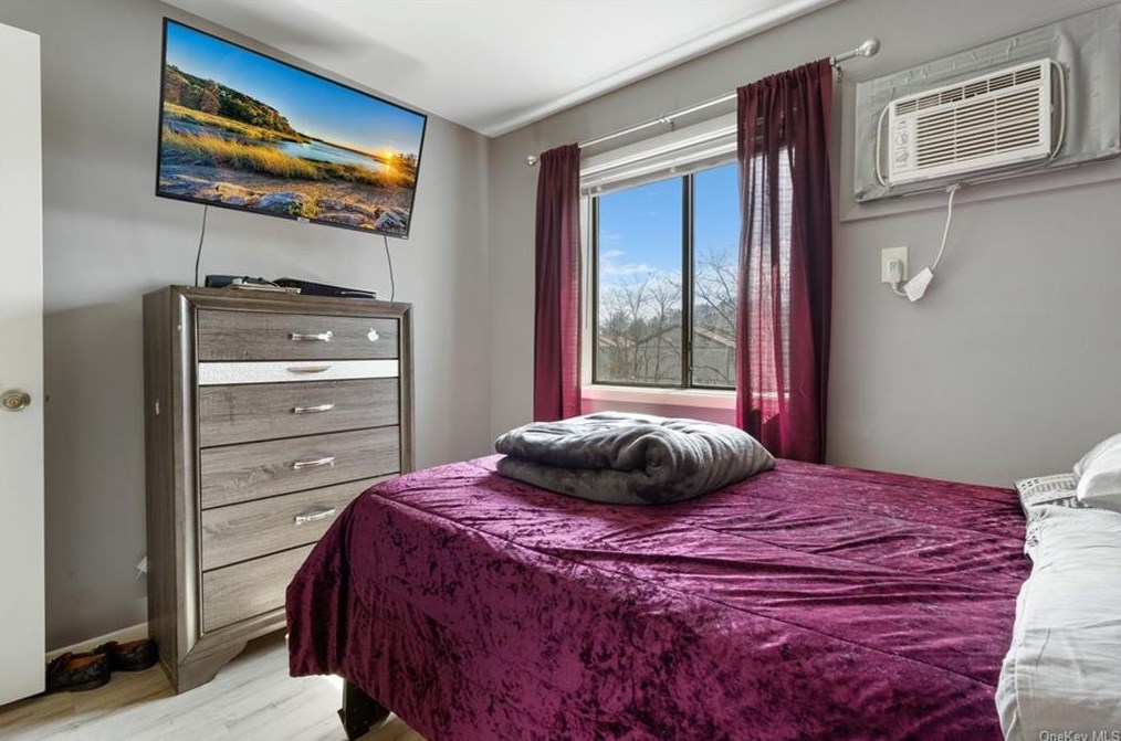 7909 Chelsea Cv, East Fishkill NY  12533-7130 exterior