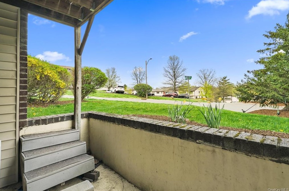 291 Country Club Ln, Mount Ivy NY  10970-2524 exterior