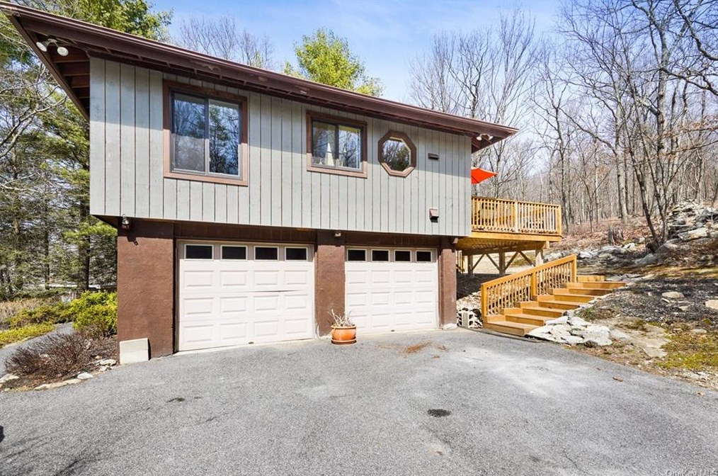 32 Lacrosse Rd, Kent Lakes NY  10512-3631 exterior