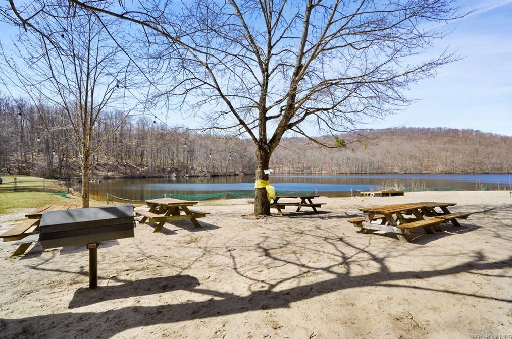 32 Lacrosse Rd, Kent Lakes NY  10512-3631 exterior