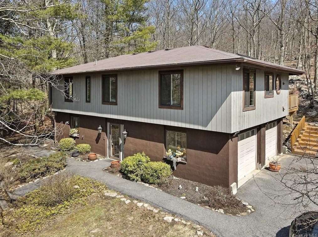 32 Lacrosse Rd, Kent Lakes NY  10512-3631 exterior