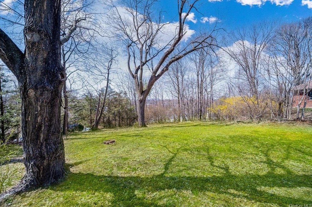 1 Highland Pl, Beacon NY  12508-2601 exterior