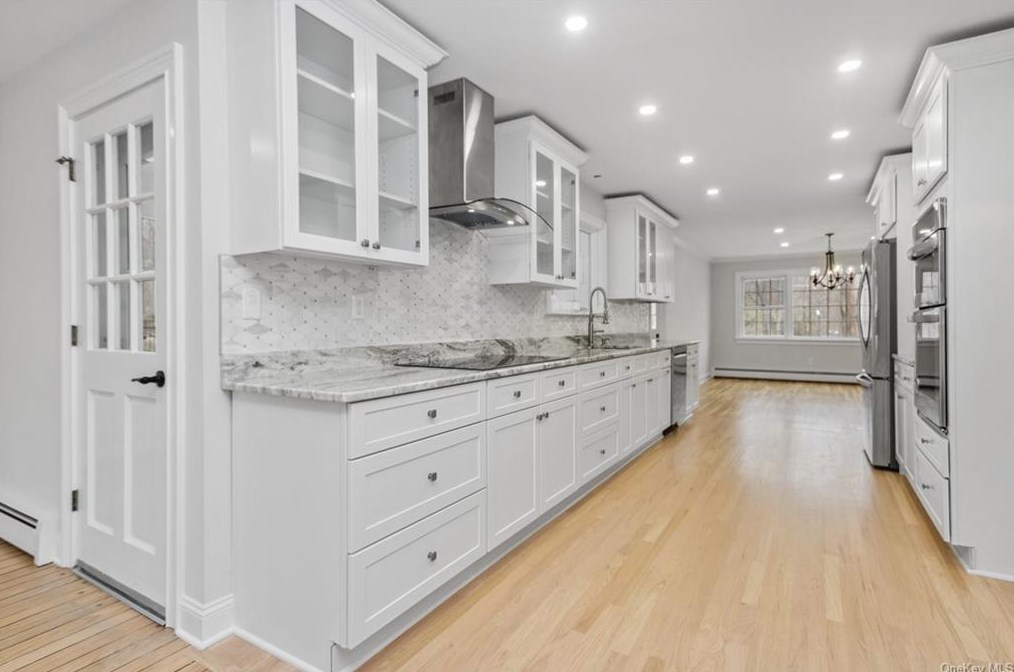 8 Lalli Dr, Katonah NY  10536-3132 exterior