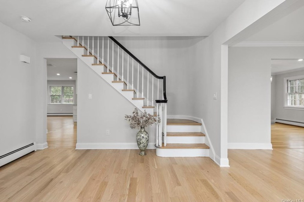 8 Lalli Dr, Katonah NY  10536-3132 exterior