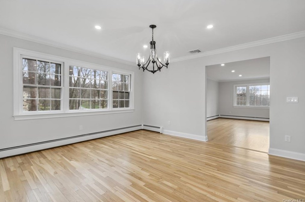 8 Lalli Dr, Katonah NY  10536-3132 exterior