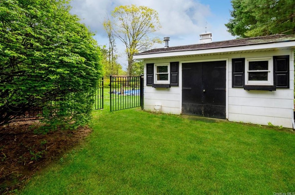 57 Clarkstown Rd, New City NY  10956-1226 exterior