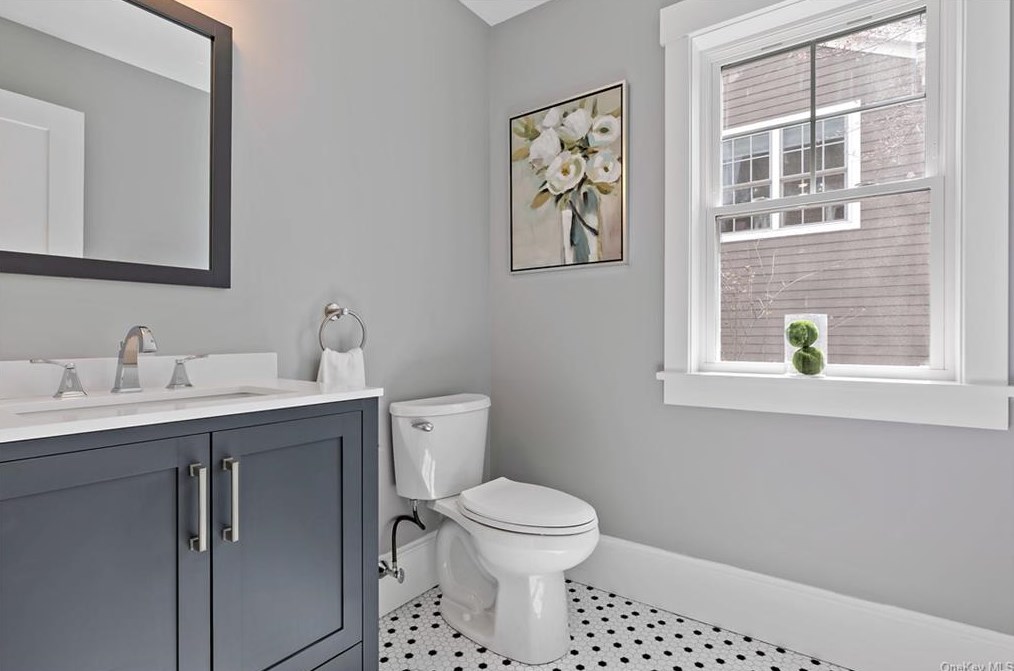 68 Grand St, Croton On Hudson NY  10520-2518 exterior