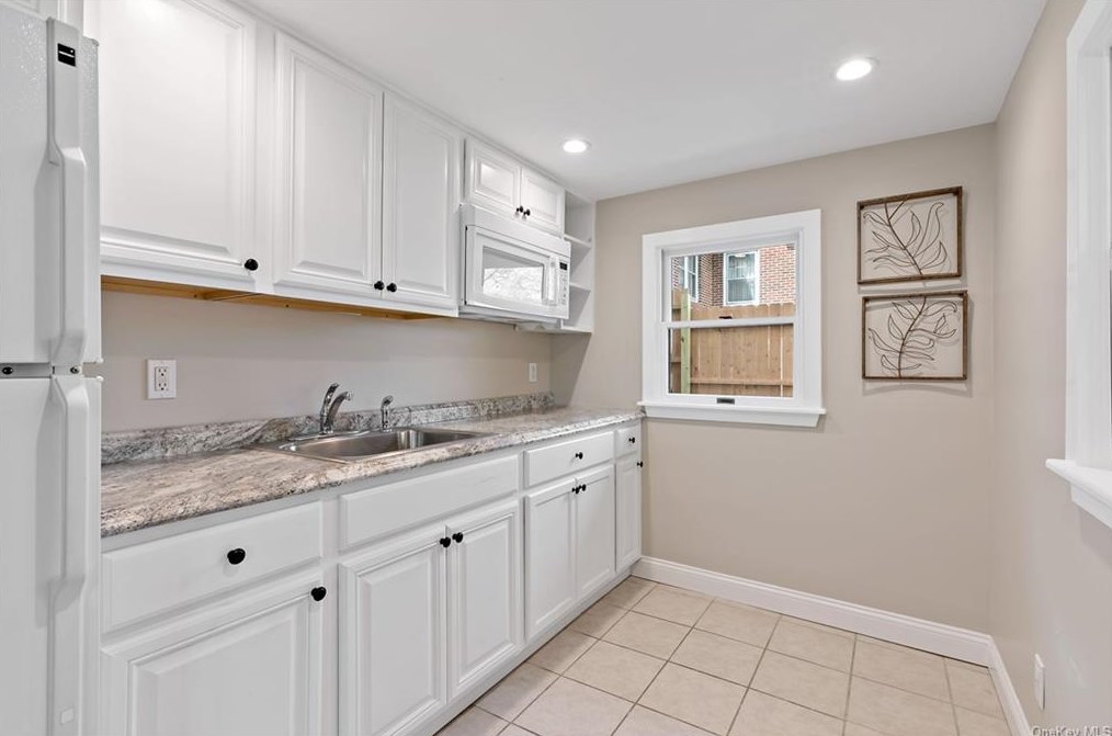 68 Grand St, Croton On Hudson NY  10520-2518 exterior