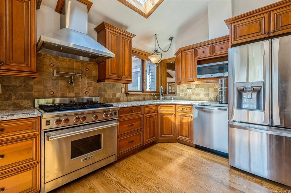 181 Ehrhardt Rd, Chestnut Ridge NY  10965-1335 exterior