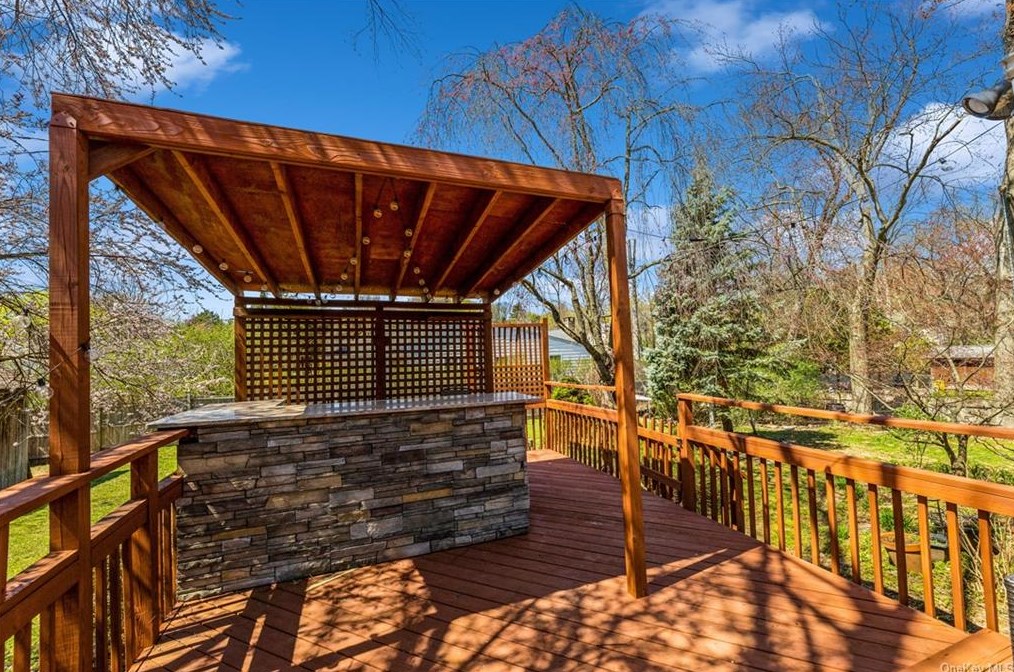 181 Ehrhardt Rd, Chestnut Ridge NY  10965-1930 exterior