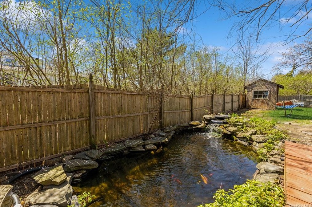 181 Ehrhardt Rd, Chestnut Ridge NY  10965-1930 exterior