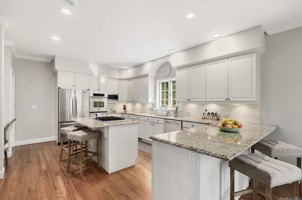 65 Brundige Dr, Goldens Bridge NY  10526-1413 exterior