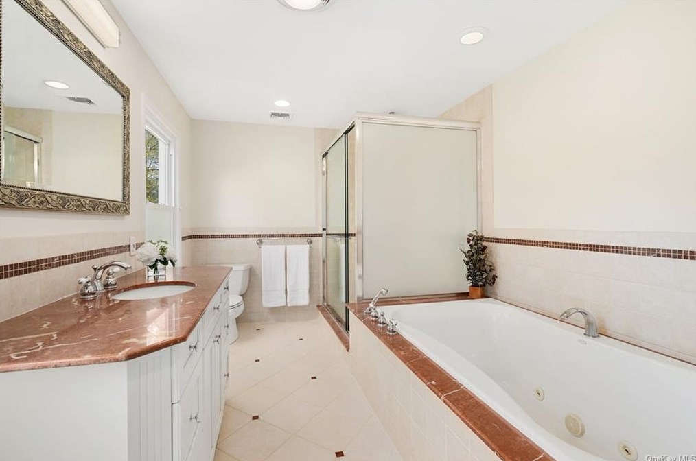 6 Cornwall Ct, Katonah NY  10536-2501 exterior