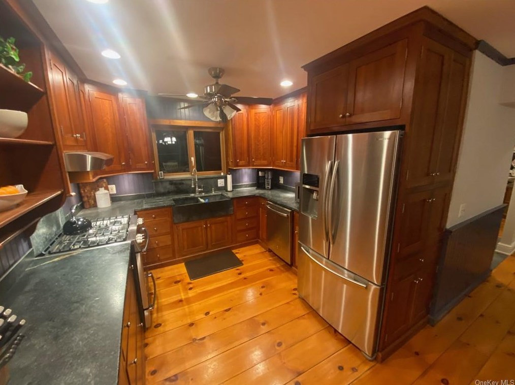 57 Clover Ridge Rd, Westtown NY  10998-3800 exterior