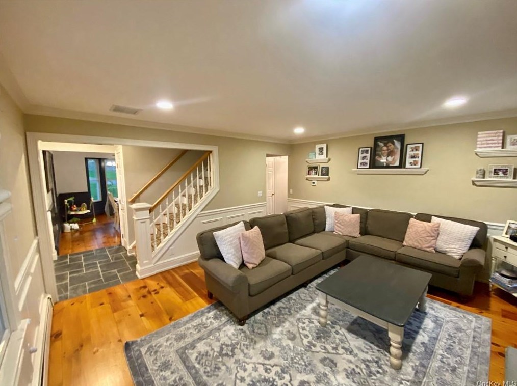 57 Clover Ridge Rd, Westtown NY  10998-3800 exterior