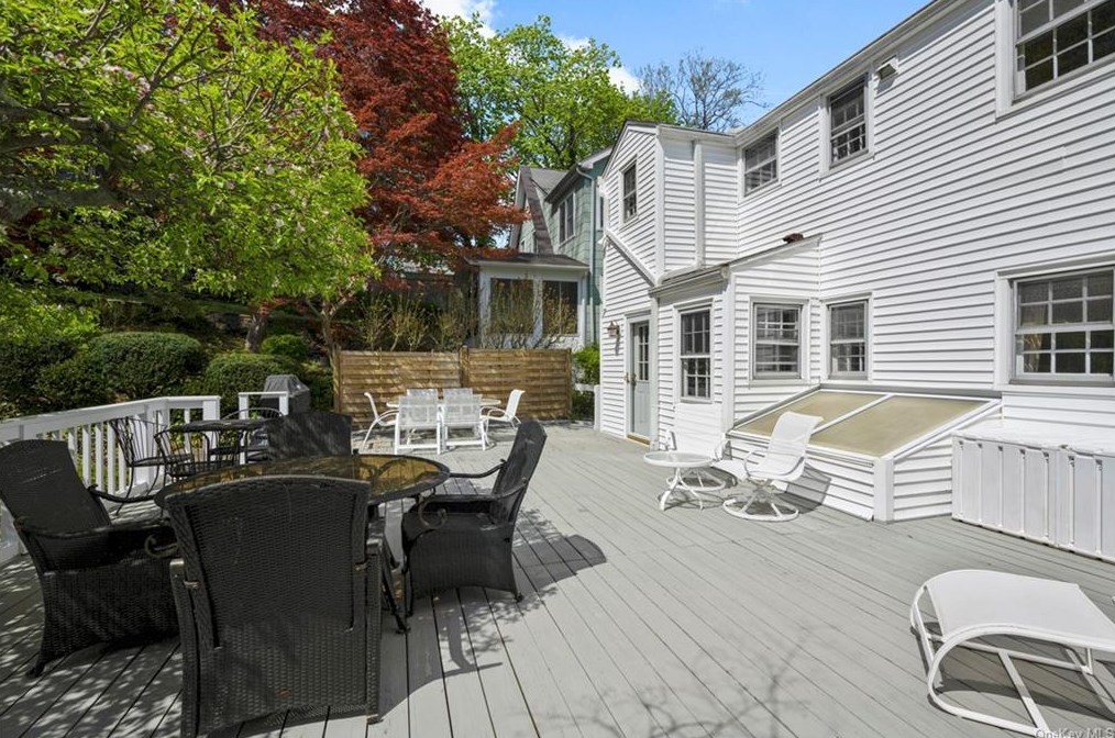 419 Warren Ave, Mamaroneck NY  10543-1332 exterior