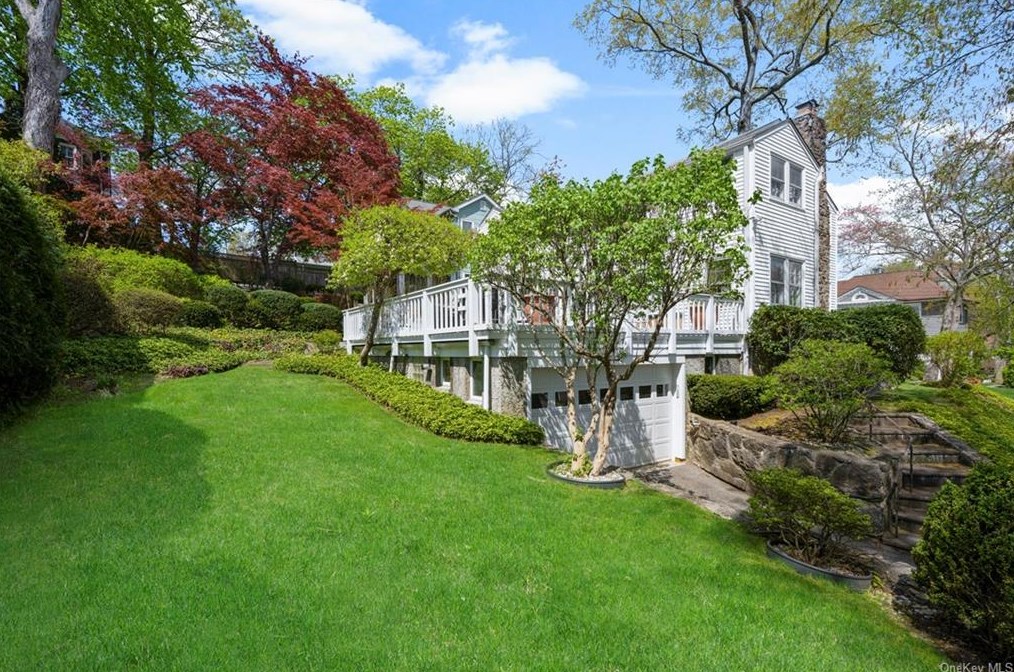 419 Warren Ave, Mamaroneck NY  10543-1332 exterior