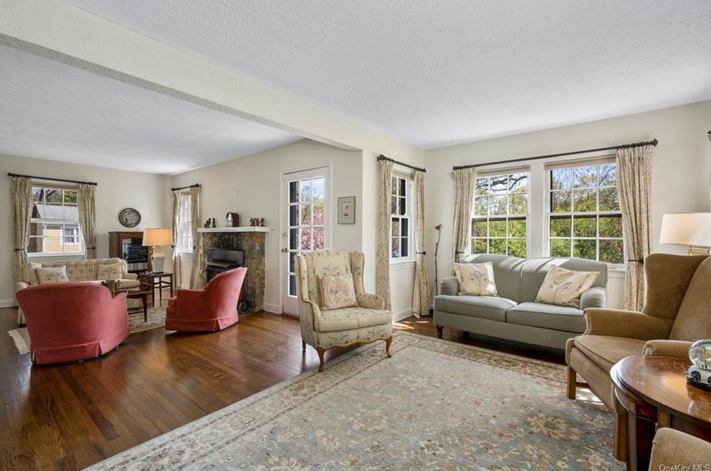 419 Warren Ave, Mamaroneck NY  10543-1332 exterior