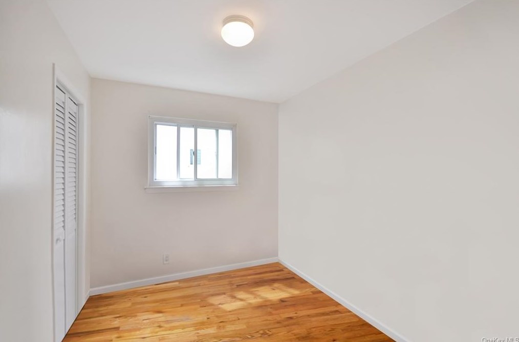64 Elissa Ln, Yonkers NY  10710-1804 exterior