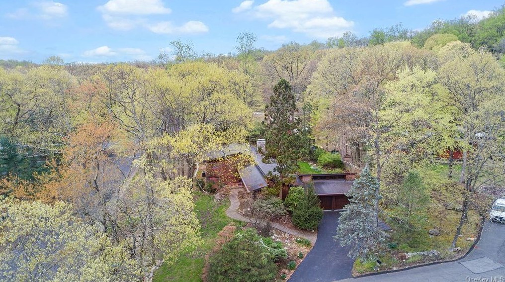 6 Burning Brush Ct, Mount Ivy NY  10970-2015 exterior